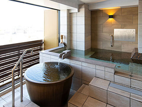 慶山の露天風呂付客室